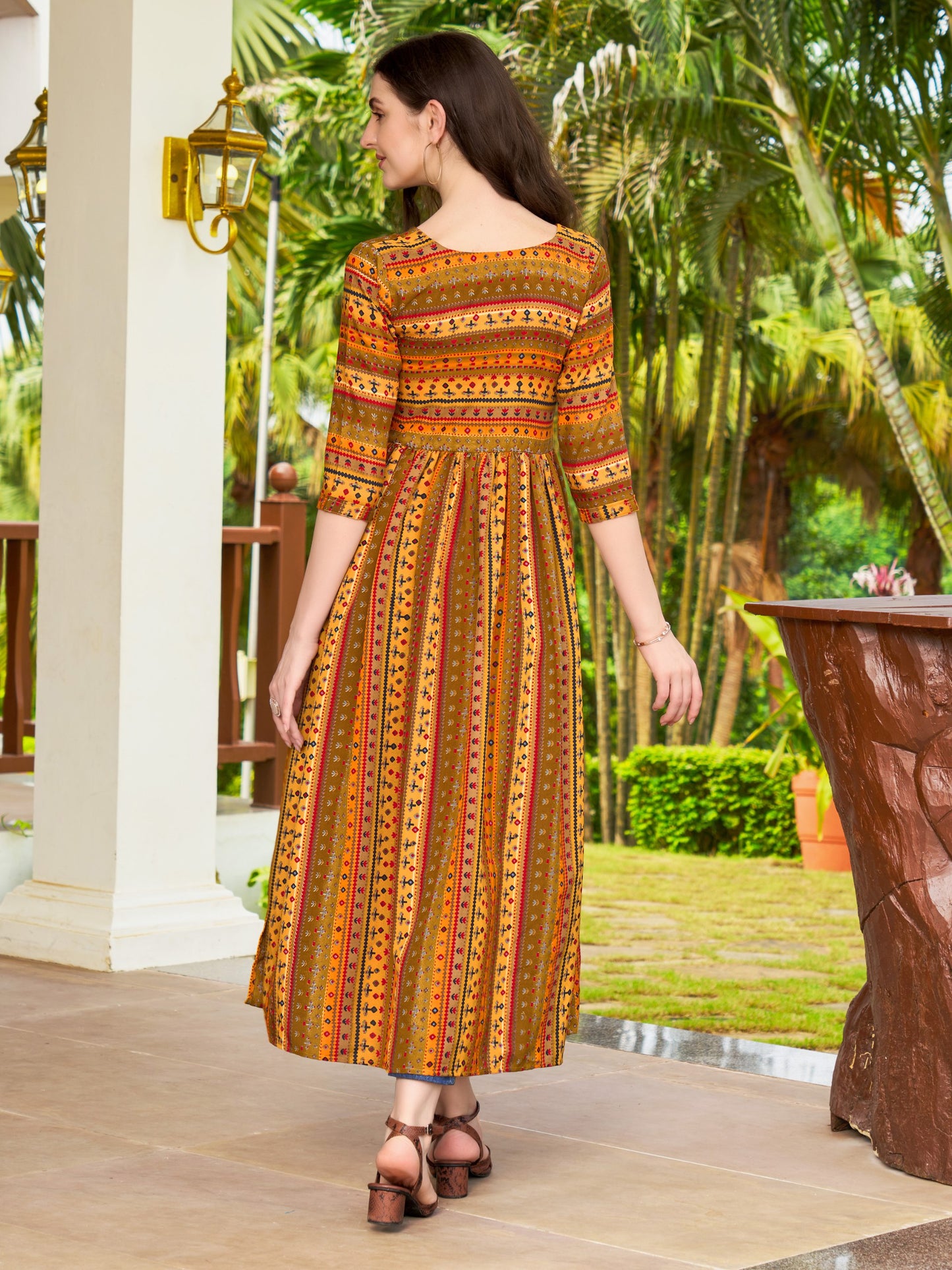 Geometric Printed Naira Kurta with Handmade Latakans