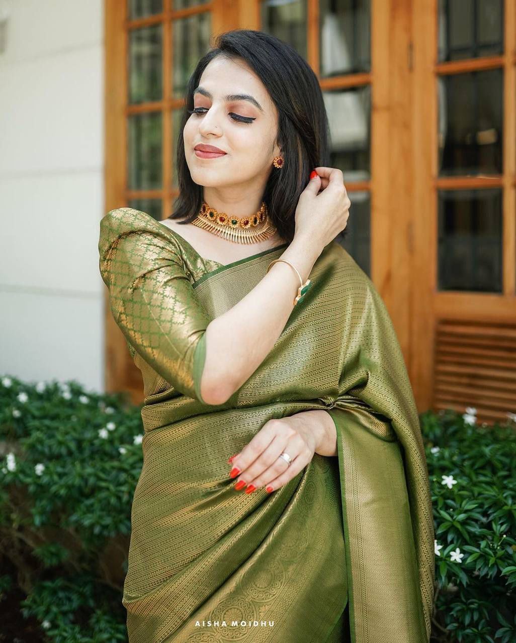 Army Green Linen Saree With Weaving Border