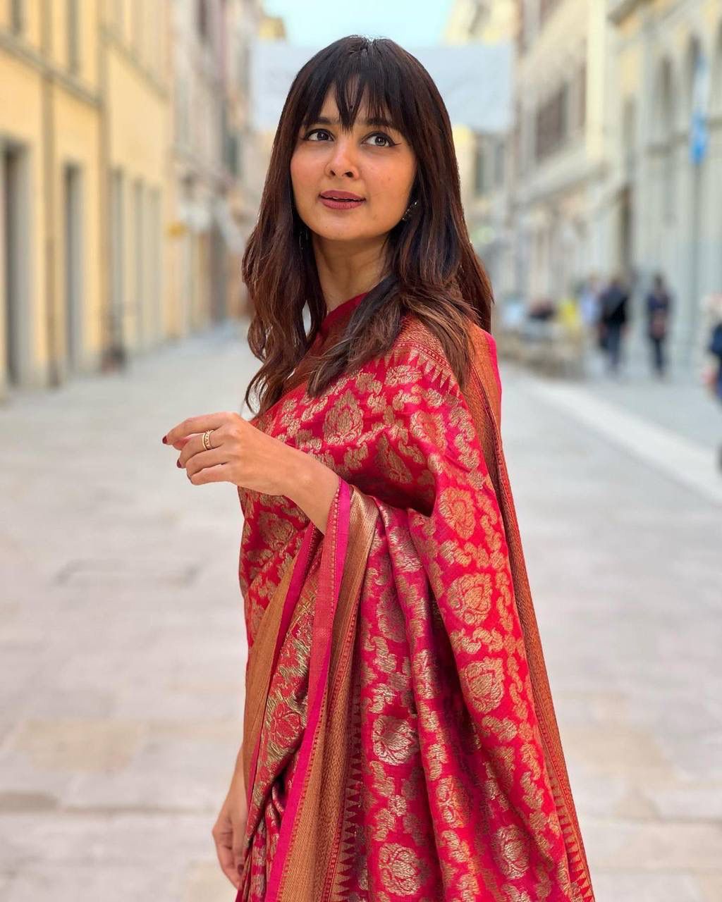 Red Banarasi Silk Saree With Zari Weaving Work