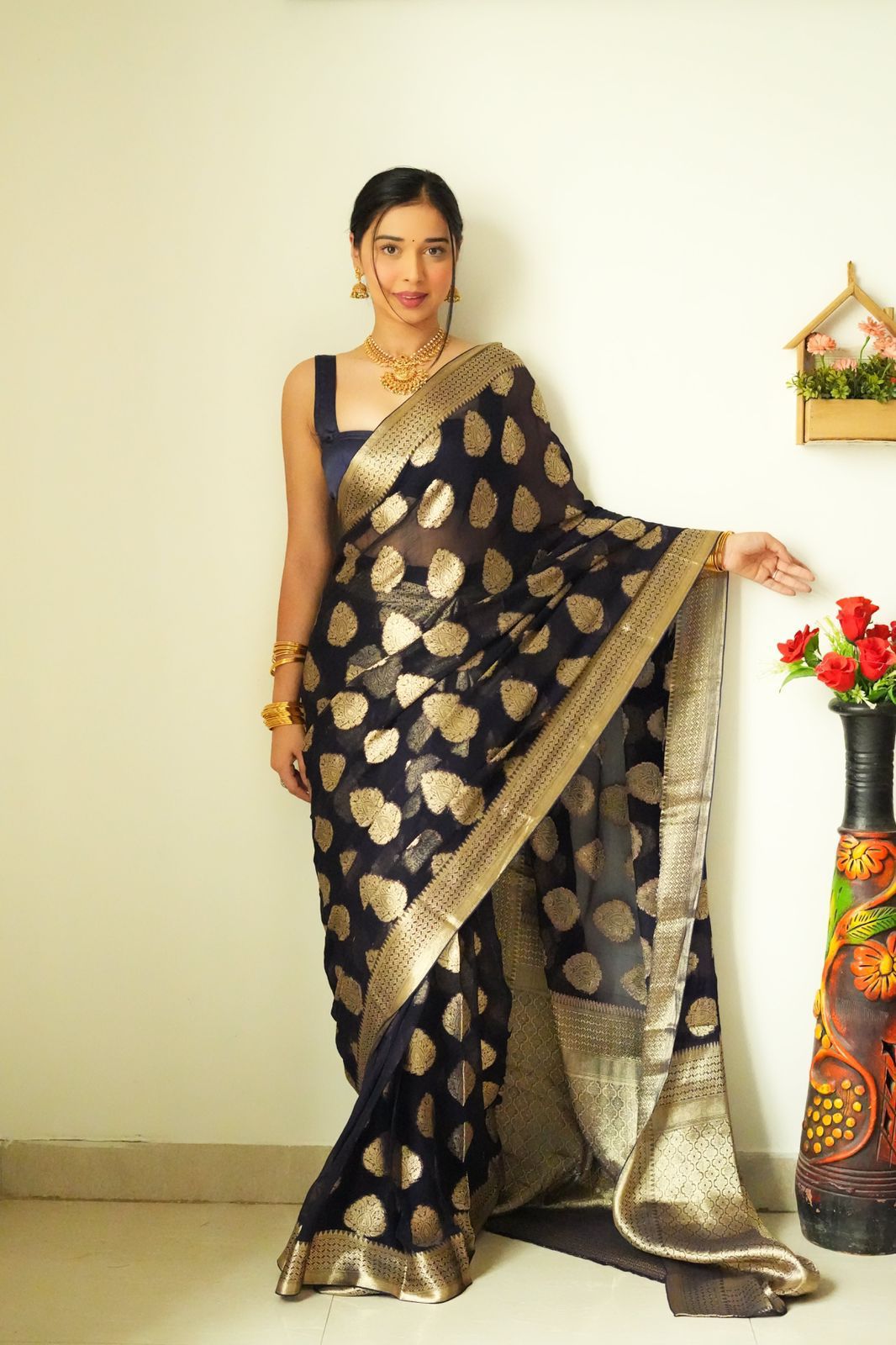 Black Banarasi Silk Saree With Zari Weaving Work