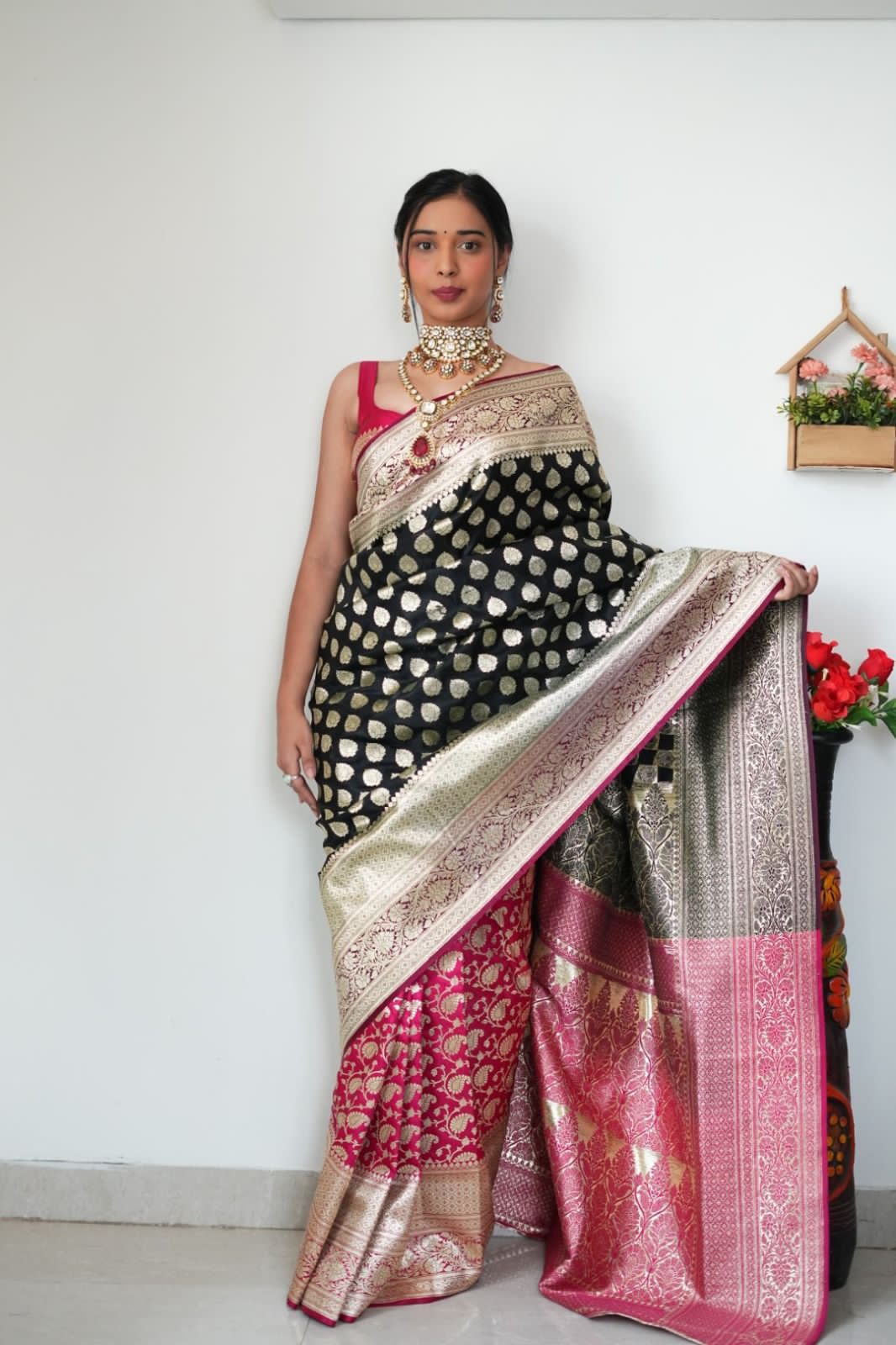 Black Pink Color Jaquard Border Soft Lichi Silk Saree