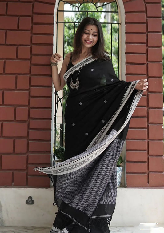 Black Silk Saree With Weaving Border