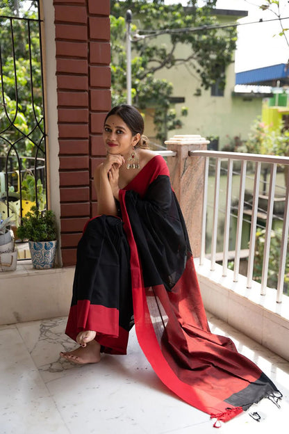 Black Red  Silk Saree With Weaving Border