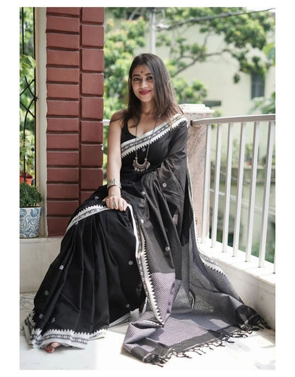 Black Silk Saree With Weaving Border