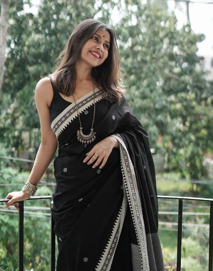 Black Silk Saree With Weaving Border