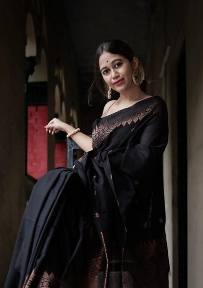 Black Silk Saree With Weaving Border