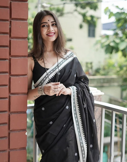 Black Silk Saree With Weaving Border