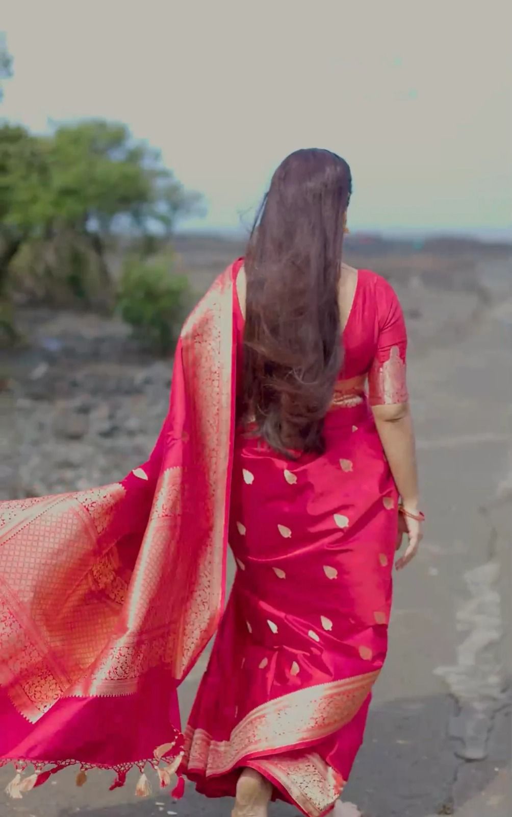 Dark Pink & Golden Kanjivaram Wedding Saree With Blouse