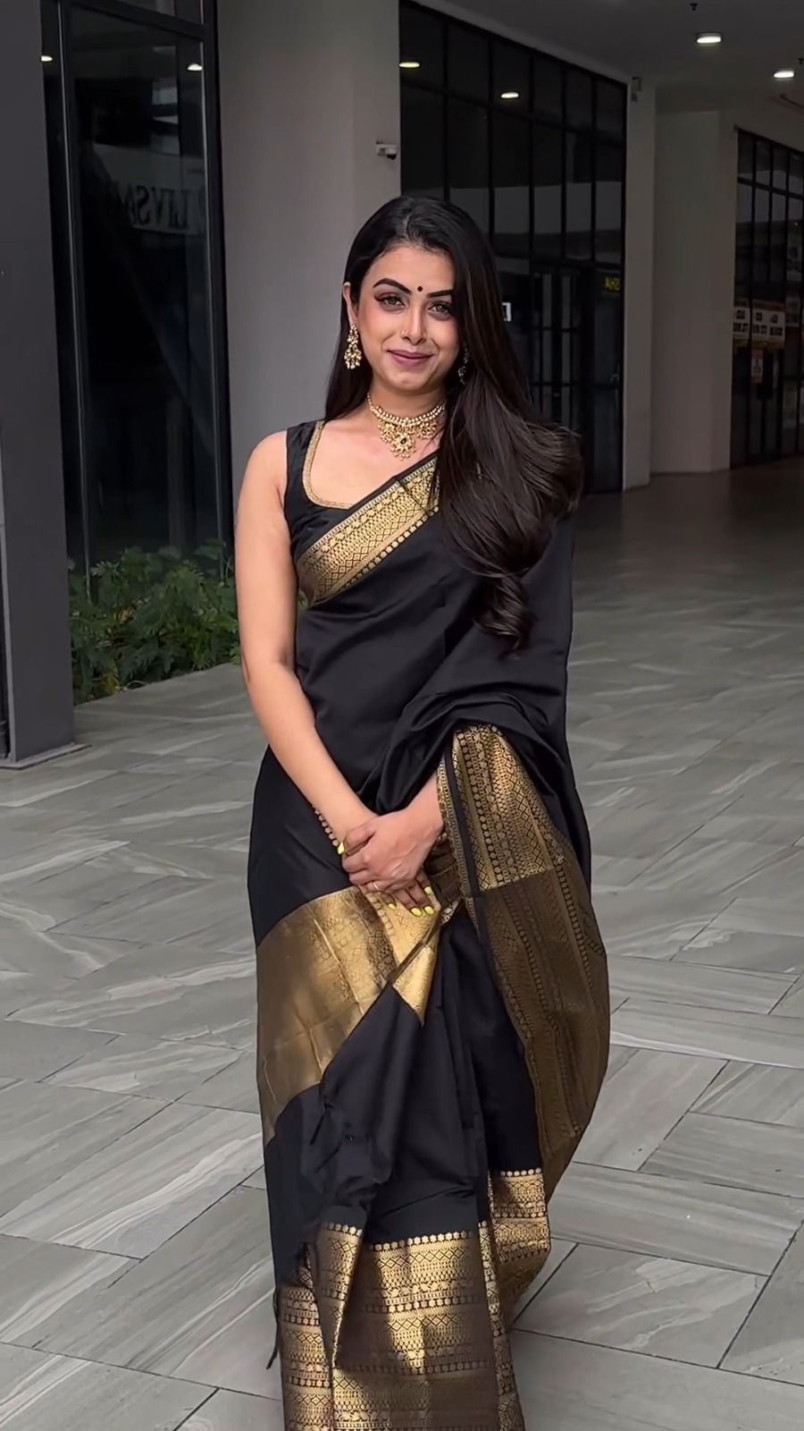 Black Silk Saree With Weaving Border