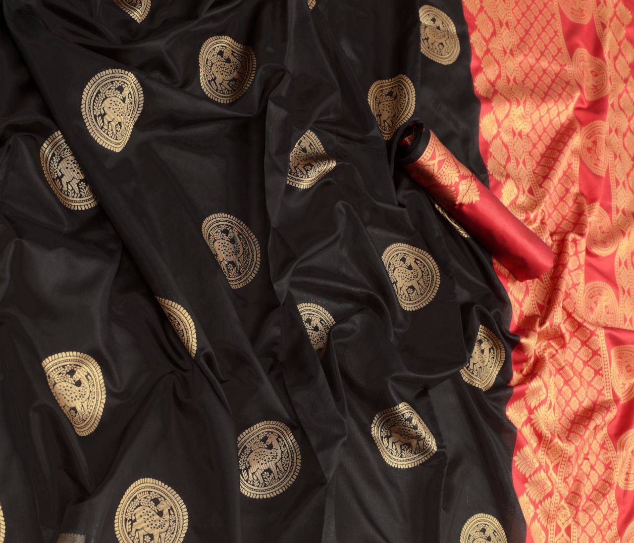 Black Silk Saree With Weaving Border