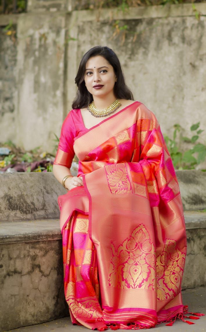 Pink Patola Bandhej Weaving Silk Saree