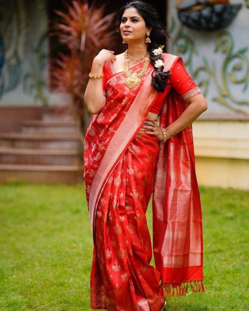 Red Banarasi Silk Saree With Zari Weaving Work